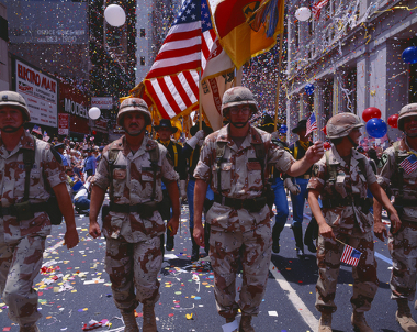Soldados dos EUA em parada militar de comemoração da vitória na operação Tempestade no Deserto.*